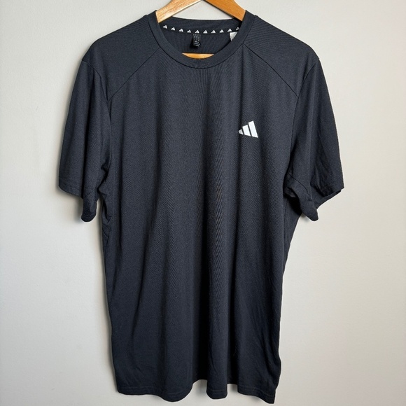 Adidas‎ Men's Black Short Sleeve Basic Logo T-Shirt Size X-Large Casual Active - Picture 1 of 11